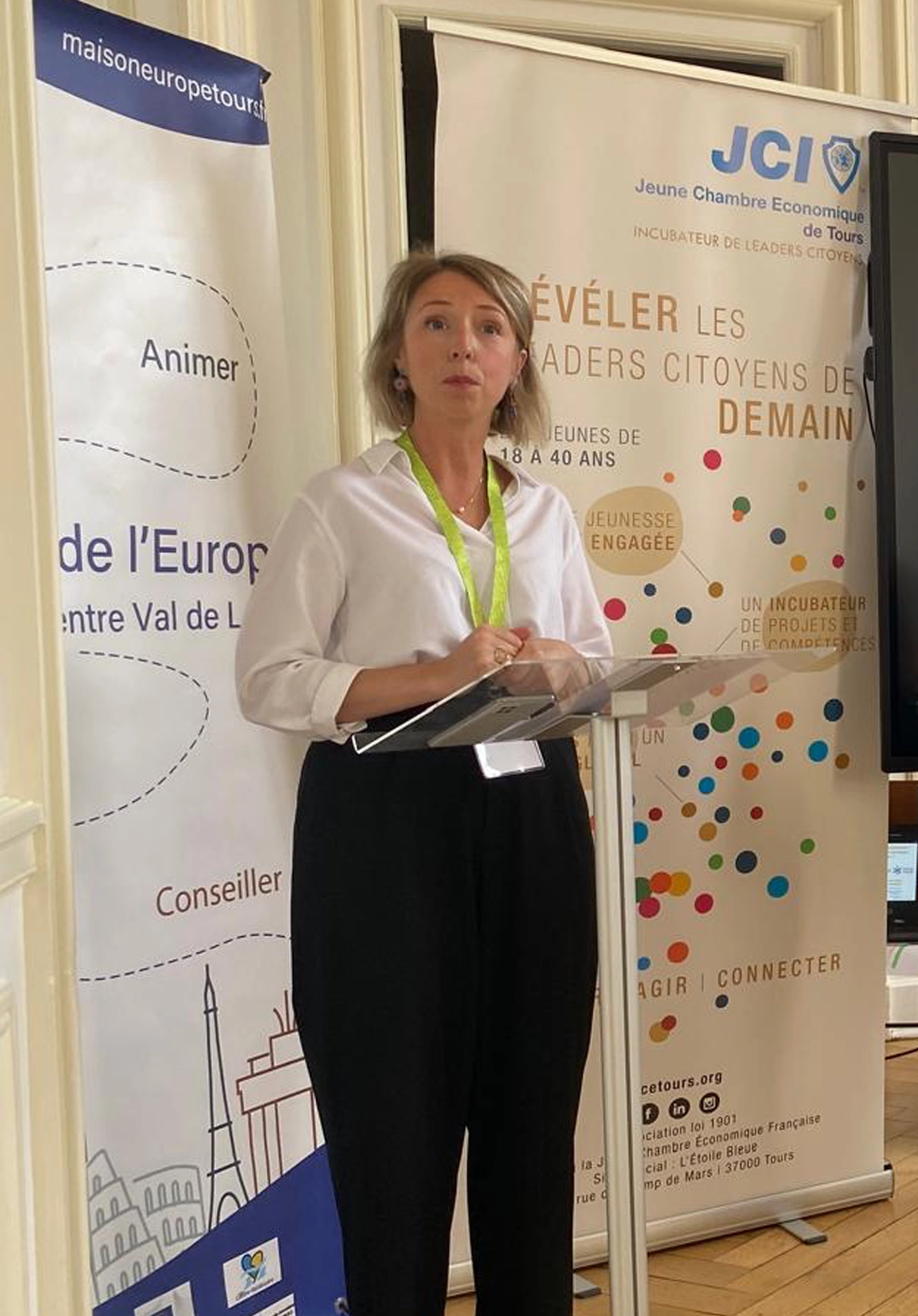 https://jcetours.org/wp-content/uploads/2024/11/Politique.webp